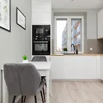 Daire Emilii Plater By Renters Varşova