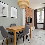 Apartamento Emilii Plater By Renters Varsóvia