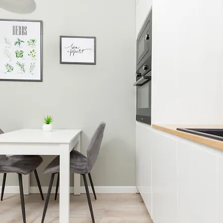 Apartamento Emilii Plater By Renters *